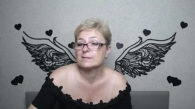 EmiliaGree's Live XXX Chat
