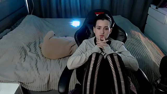 צ'אט XXX בשידור חי של KiraYammy