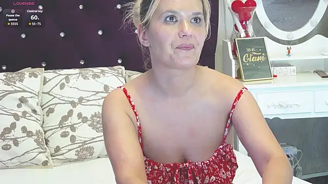 LilyFord Chat XXX in diretta