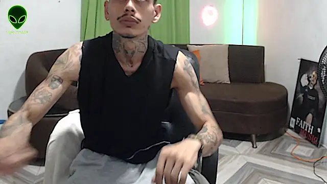 alpha_zom Chat XXX live