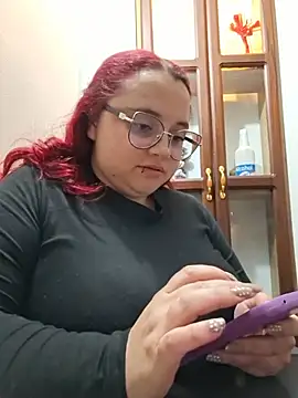 CURVY-HORNY Live XXX-Chat