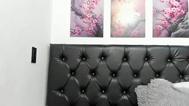pinky_f00x Chat XXX in diretta