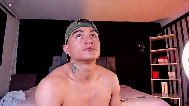 LiamDeep Adlı Modelin Canlı XXX Sohbeti