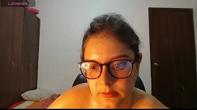 Chat XXX en directo de MadieeLorez