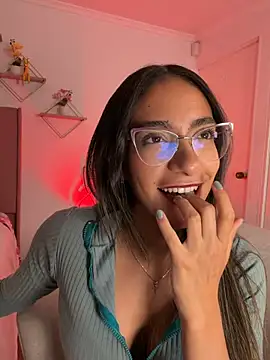 Chatroom XXX en direct de elegant__rouse