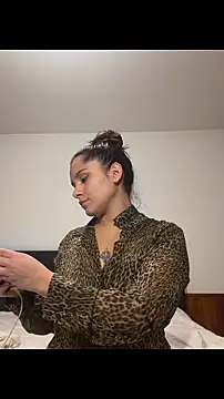 LuciaLatina Webcamshow