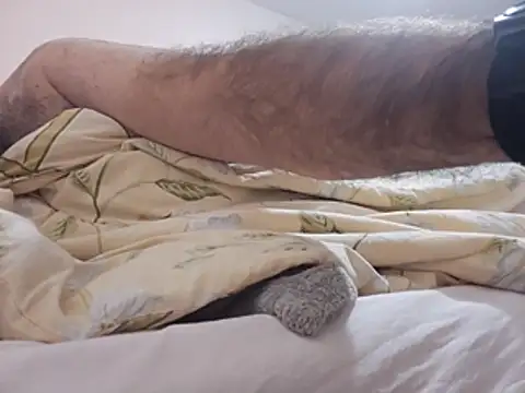 MysterBearMG Show in webcam