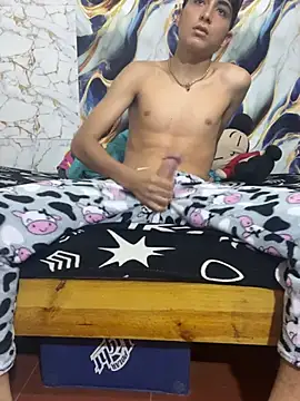 MichaelMiller20261 Adlı Modelin Canlı XXX Sohbeti