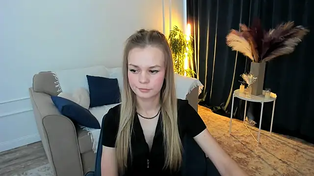 MidnighteAura Chat XXX in diretta