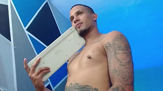 MagnusFrost Live XXX Chat