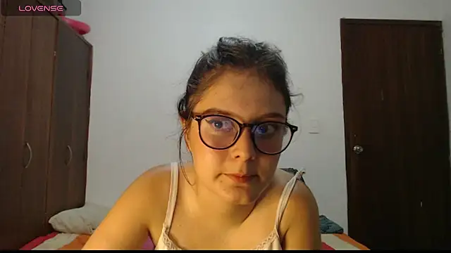 Chat XXX en directo de MadieeLorez