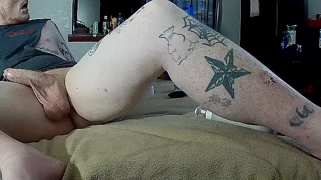 Lovemcurvy69: διαδικτυακό σόου στην κάμερα