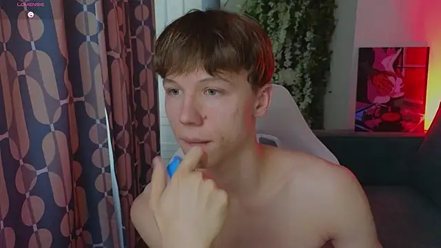 cuMte_boy Chat XXX in diretta