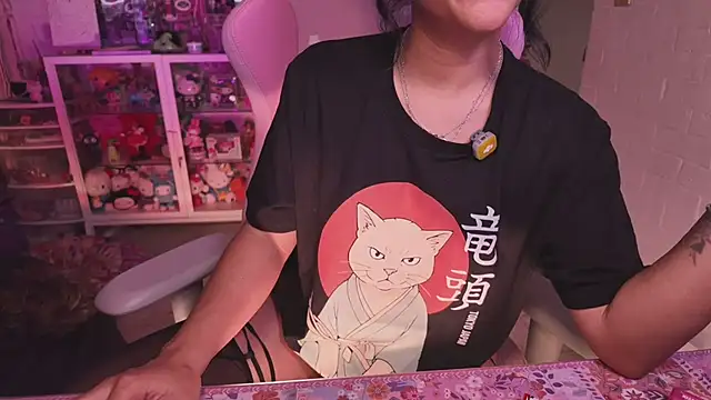 kaithra's Live XXX Chat
