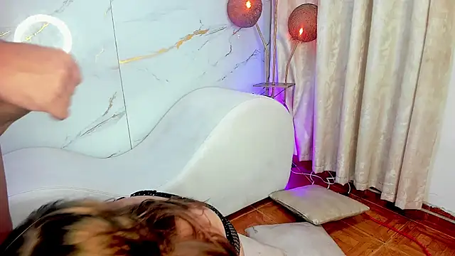 AmazingOrgasm Adlı Modelin Canlı XXX Sohbeti