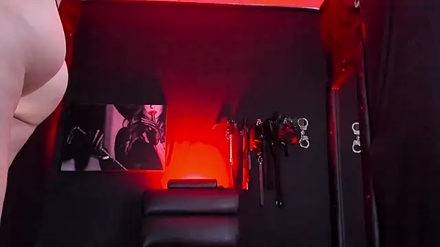 ApriilStone Chat XXX live