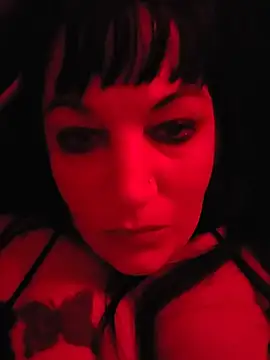 Queenemerald's Live XXX Chat