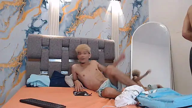 Chat XXX en directo de YOUNG_BOYS_HELL