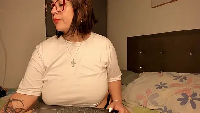 Meggan_Moree Live XXX-chat