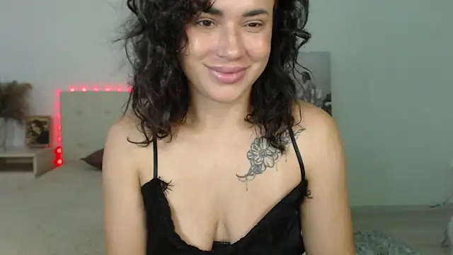 Chat +18 de RoxannePure ao vivo