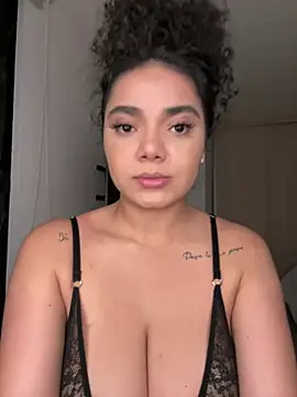 Curlyierr Live XXX-chat