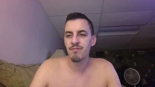 luverrboyy live XXX chat