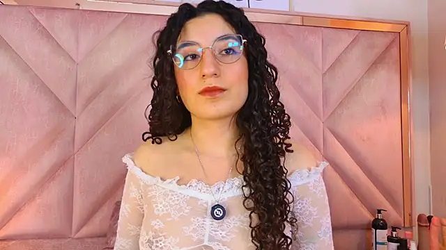 Chatroom XXX en direct de DemiJones_