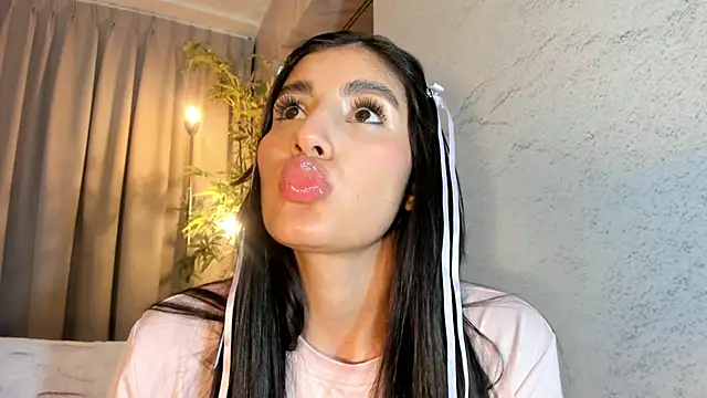 IsabelaStefano's Live XXX Chat