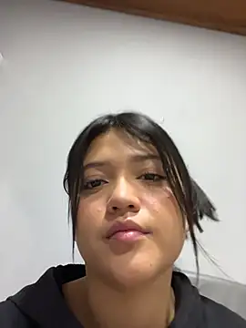 alisson_carolina73 Chat XXX in diretta