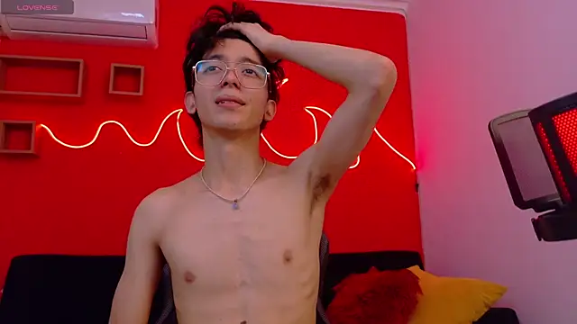 Twink_Sebas7 即時 XXX 聊天