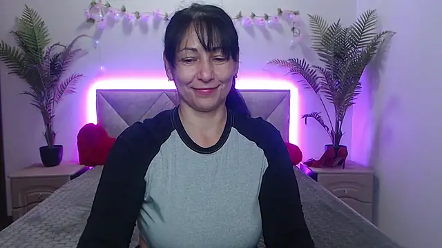 LiluGrants Adlı Modelin Canlı XXX Sohbeti