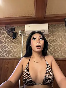 hugecock_tamira Webcam Show