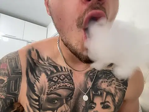 Hot__Tiger 即時 XXX 聊天