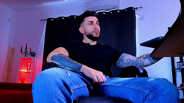 Chatroom XXX en direct de MightyAaron66