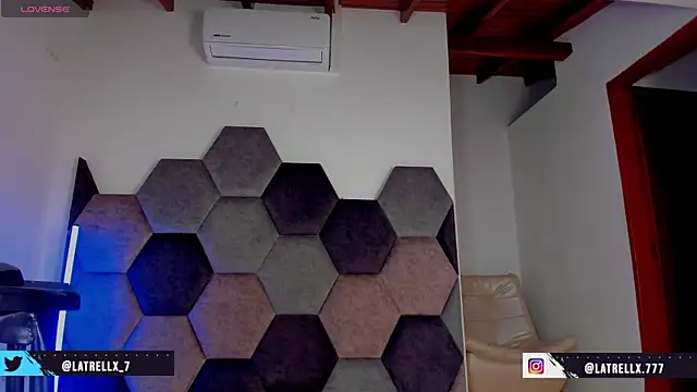 Latrellx7's Live XXX Chat