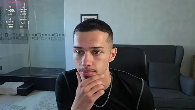 XXX chat uživo modela KaydenDrew