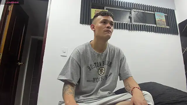 Robinlion91 live XXX chat