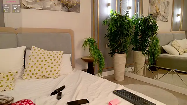 Chat +18 de AdoraCortes ao vivo