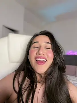 julieta_jhonss' Live XXX Chat