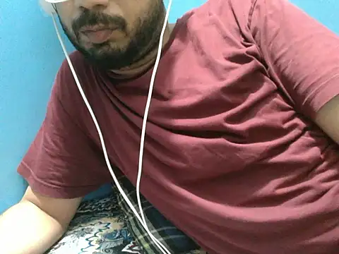 Precumboner Adlı Modelin Canlı XXX Sohbeti
