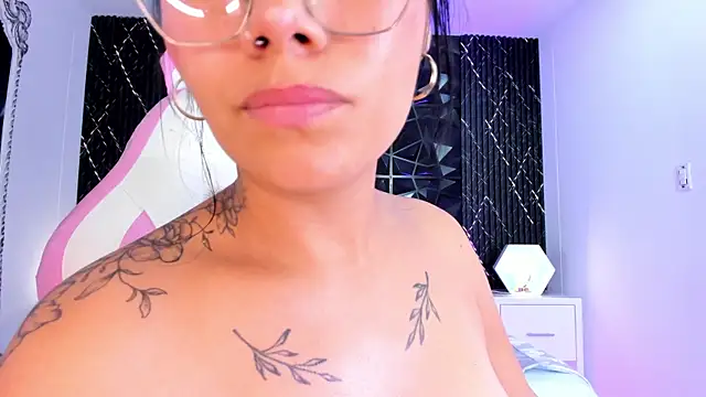Chatroom XXX en direct de AnaiaClarck