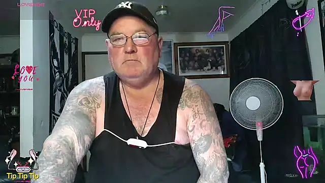 KINKYBLUEYES69 live XXX chat