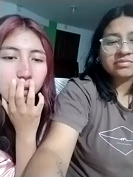 sarah12333 – Naživo XXX chat