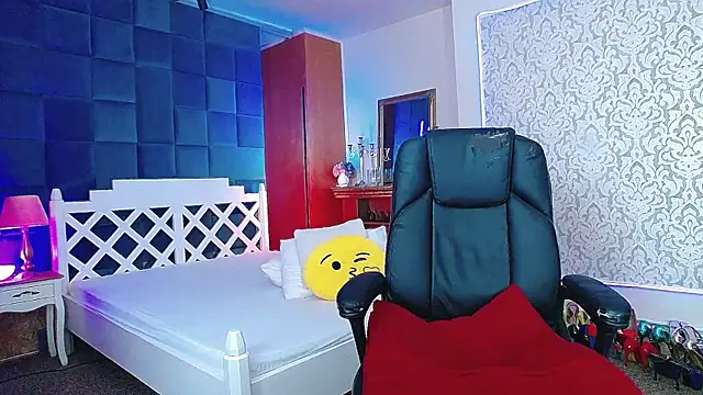 MissKora Adlı Modelin Canlı XXX Sohbeti