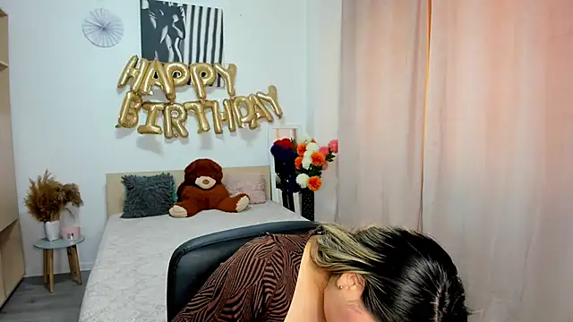 Chat +18 de AlexaJuly ao vivo