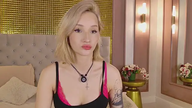 KiraProsper's Live XXX Chat