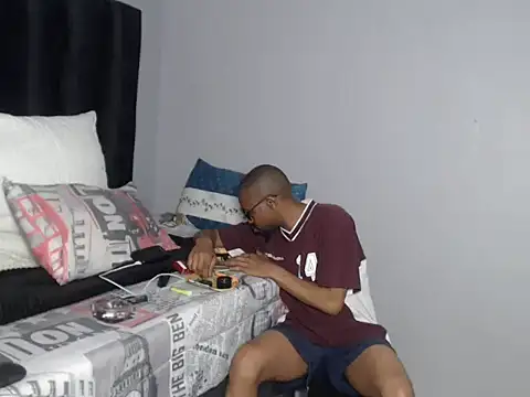 Ogmelo XXX чат на живо