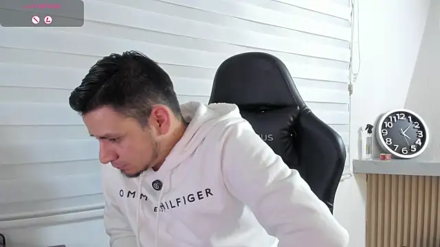 Chat +18 de Rick_Adams ao vivo