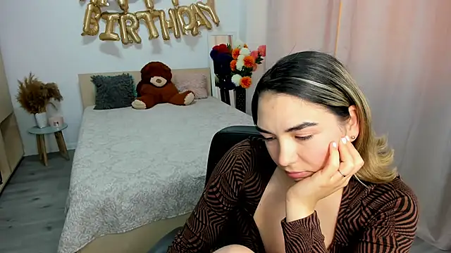 AlexaJuly 即時 XXX 聊天