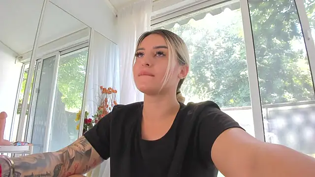Ella_Vee's Live XXX Chat